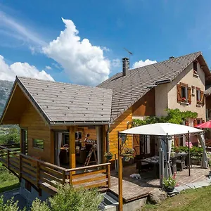 La Coustille Et Table D'hôtes Couette-café